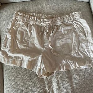 Loft Large Mid Rise Cargo Shorts